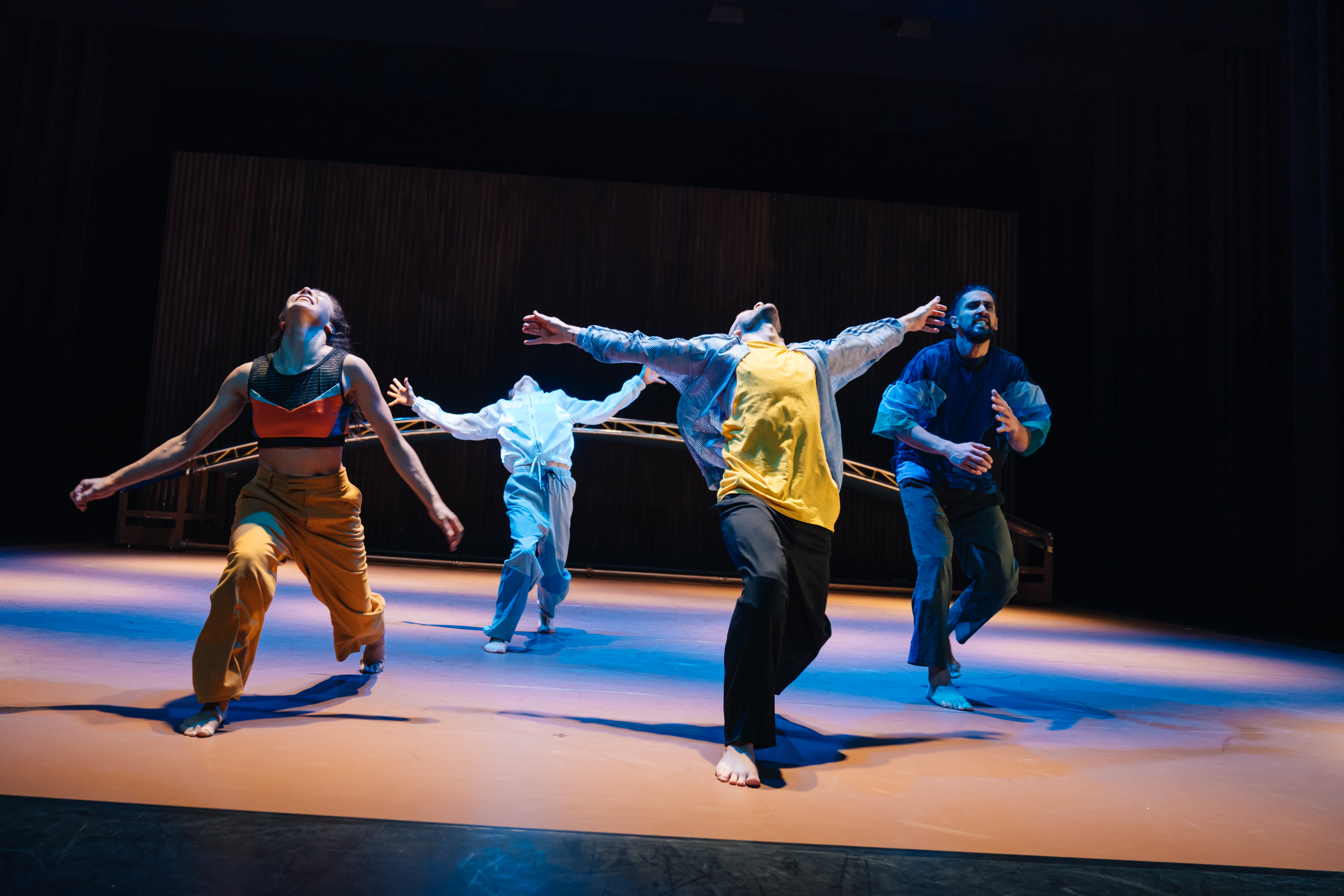 vlnr_Isabelle Nelson_Alicia Anais Fuentes Sifuentes_Marko Šakić en Ali Zanad in Matties van Wies Bloemen_Fotograaf Sjoerd Derin