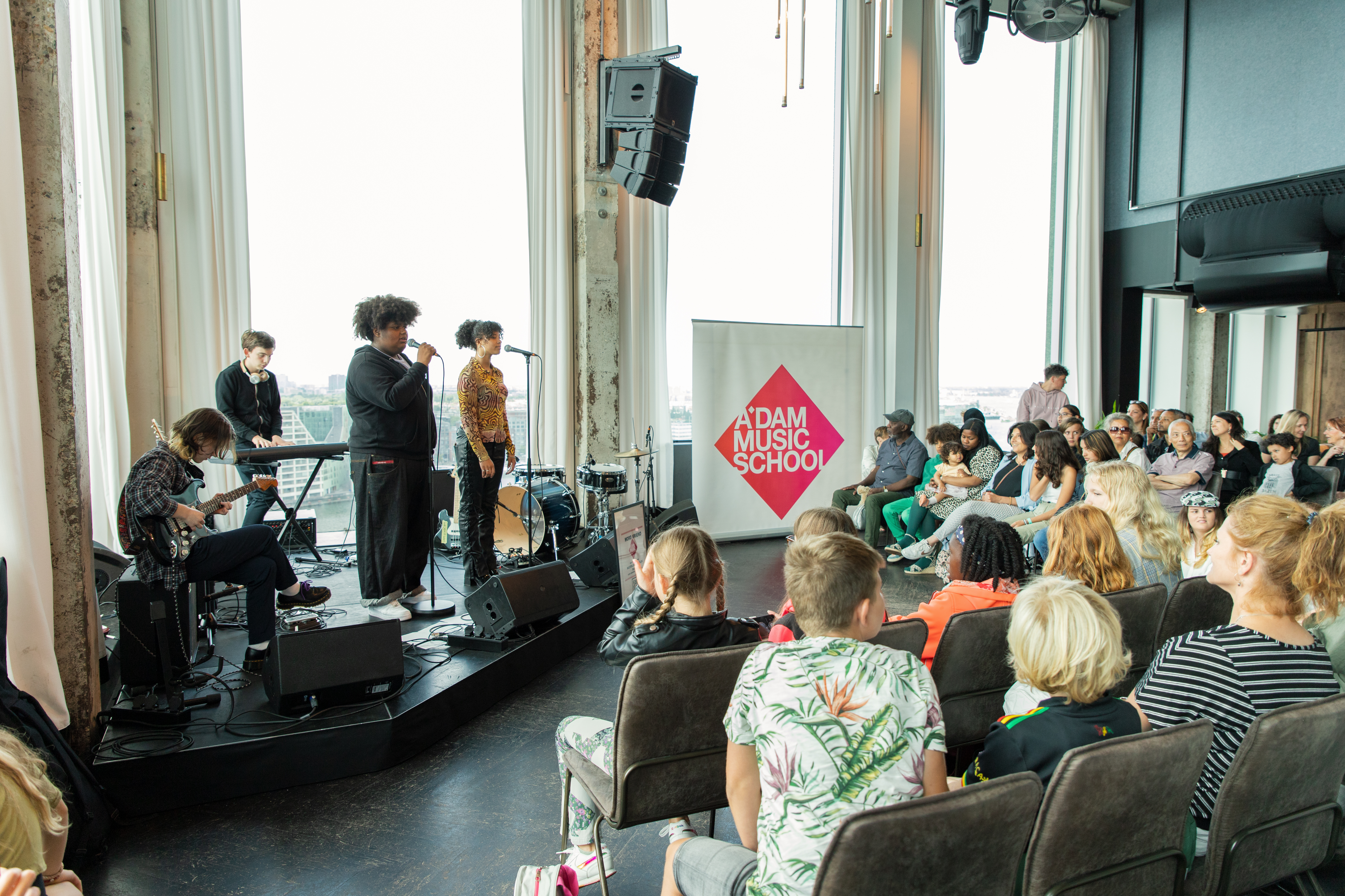 Eindconcert bij de ADAM Music School door fotograaf Joan Victoria Foutty