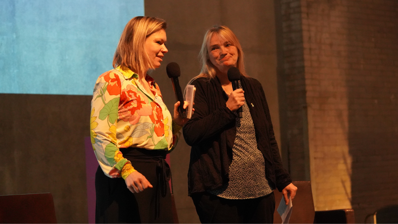 Dagvoorzitter Desiree Hoving en programmamanager Financieren Anna Bilker