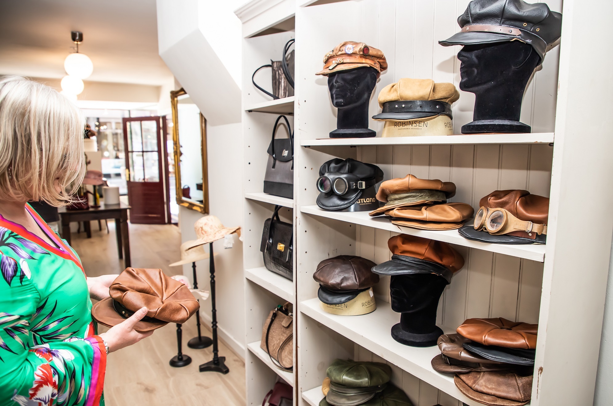 foto van een hoedenwinkel, fotograaf Jaqueline Sibon van Qredits