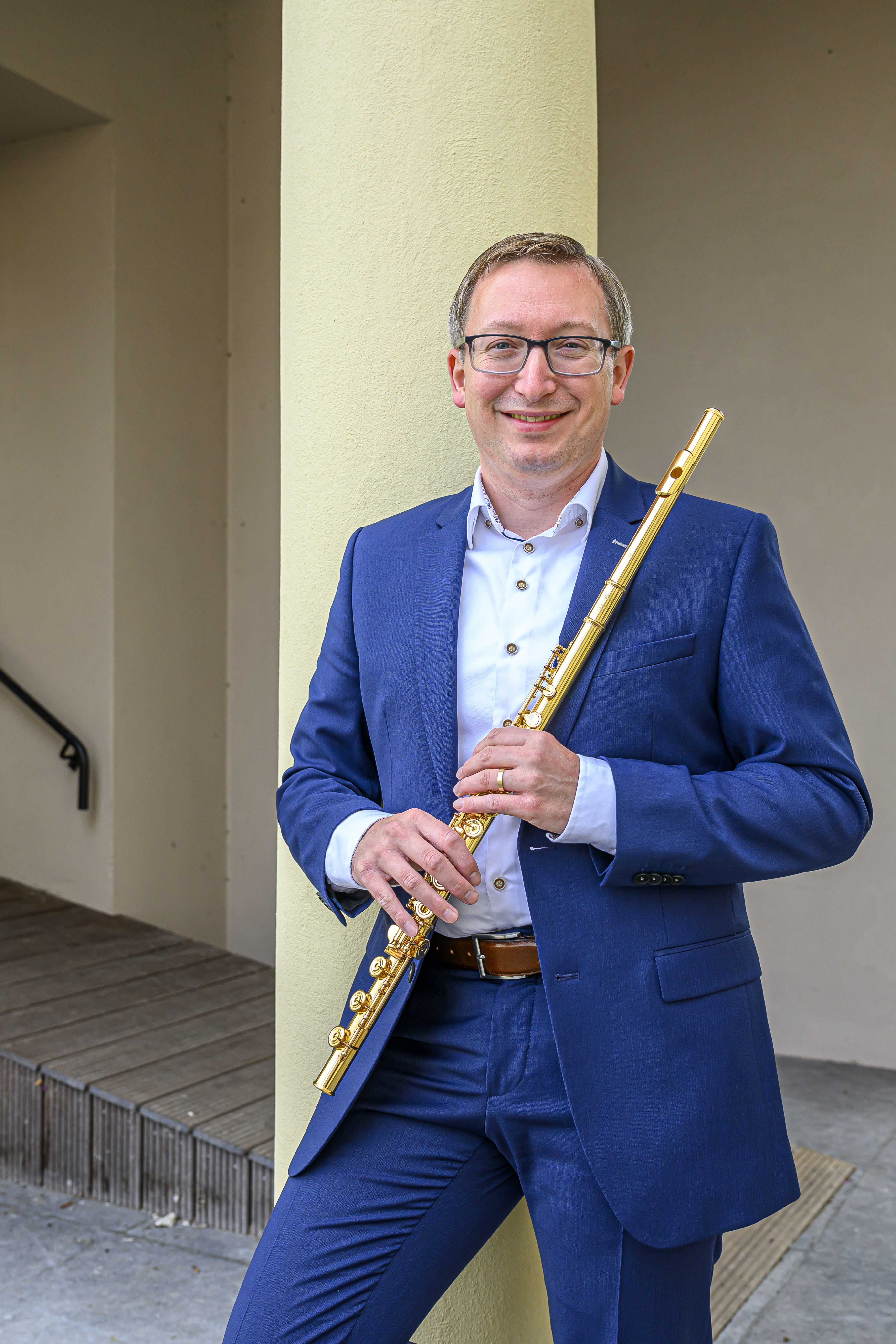 Rogier de Pijper met zijn gouden dwarsfluit